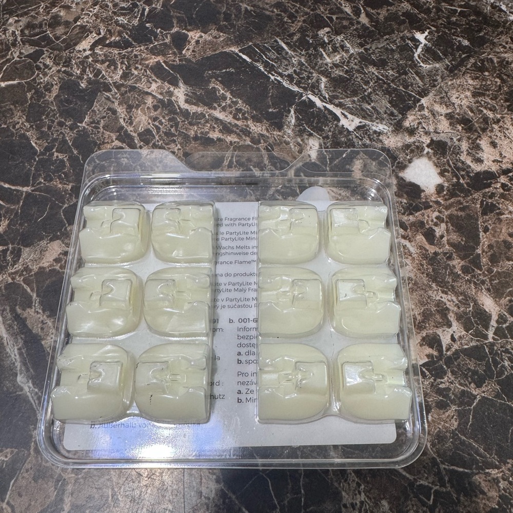 PartyLite Fragrance Flame Wax Melts - Picture 2 of 4